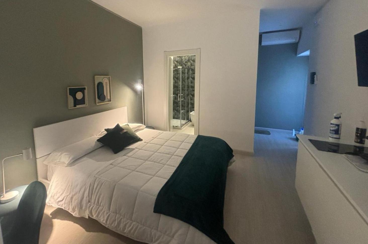 Narciso Boutique Apartment Ачиреале Экстерьер фото
